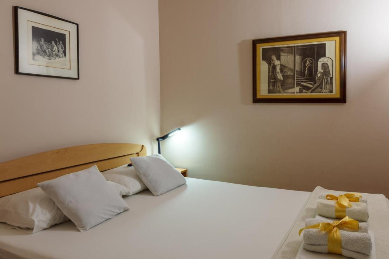 Apartmani Capi Golubac Kamer foto